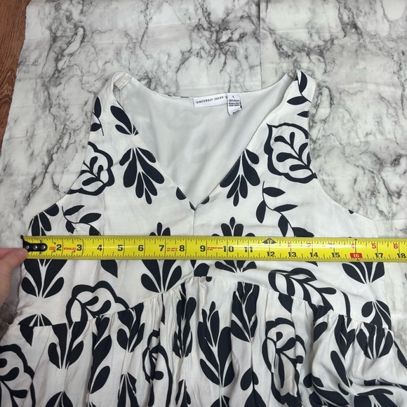 Sincerely Jules White Black V neck paisley tiered mini dress sleeveless large - Picture 4 of 6